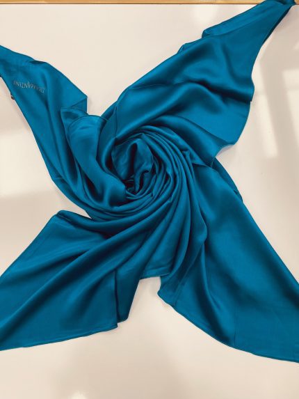 foulard soie uni, châle 100% soie imprimé, diamantine, digispun,diamantine, hijab, diamantine france, châle uni, châle crêpe uni, châle soie uni, châle soie imprimé, châle crêpe imprimé, hijab, hijabi