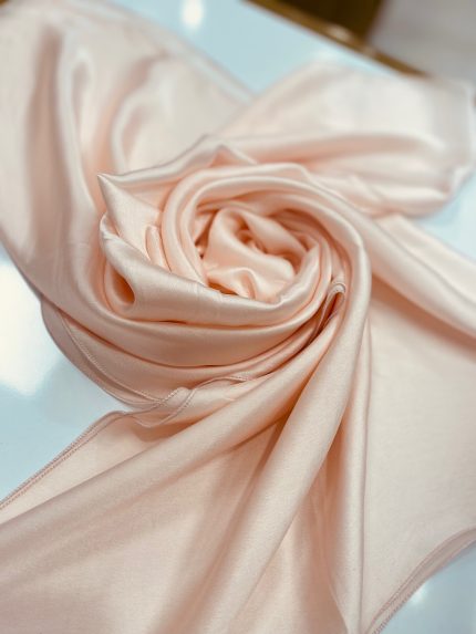 foulard soie uni, châle 100% soie imprimé, diamantine, digispun,diamantine, hijab, diamantine france, châle uni, châle crêpe uni, châle soie uni, châle soie imprimé, châle crêpe imprimé, hijab, hijabi