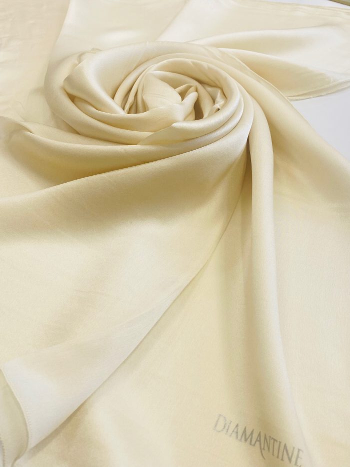 foulard soie uni, châle 100% soie imprimé, diamantine, digispun,diamantine, hijab, diamantine france, châle uni, châle crêpe uni, châle soie uni, châle soie imprimé, châle crêpe imprimé, hijab, hijabi