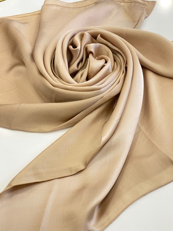 foulard soie uni, châle 100% soie imprimé, diamantine, digispun,diamantine, hijab, diamantine france, châle uni, châle crêpe uni, châle soie uni, châle soie imprimé, châle crêpe imprimé, hijab, hijabi