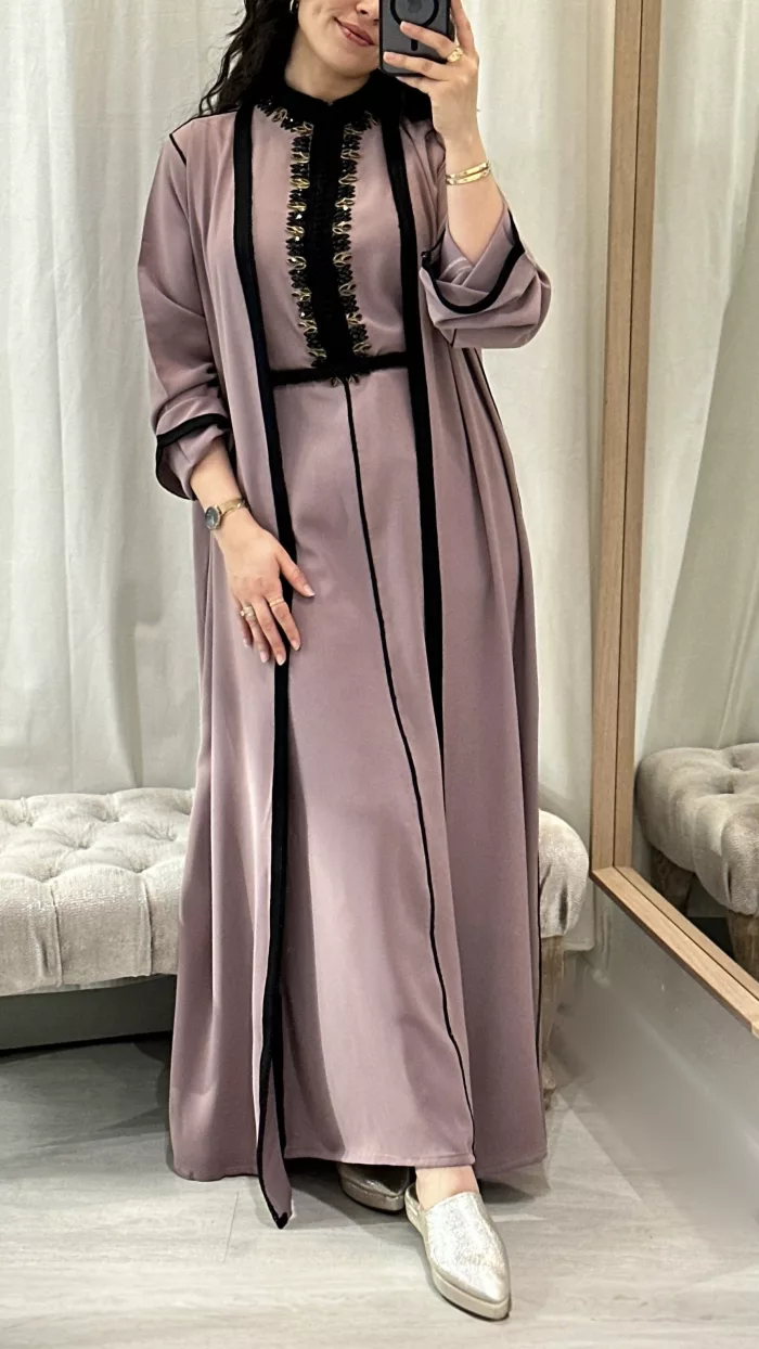 SAPHIR CAFTAN,jabador femme, veste femme, jabador femme, tunique diamantine, DIAMANTINE, DJELLABA femme , COMBINAISON FEMME, Gandoura femme,gandoura diamantine, diamantine, diamantine lyon, boutique diamantine lyon, TENUE femme BELDI, kmiss,kaftan, caftan, djellaba, beldi, ramadan, TUNIQUE FEMME, CAP FEMME