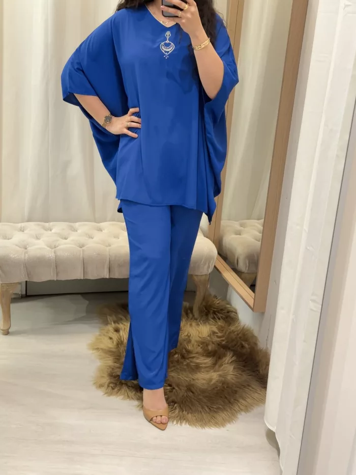 SAPHIR CAFTAN,jabador femme, veste femme, jabador femme, tunique diamantine, DIAMANTINE, DJELLABA femme , COMBINAISON FEMME, Gandoura femme,gandoura diamantine, diamantine, diamantine lyon, boutique diamantine lyon, TENUE femme BELDI, kmiss,kaftan, caftan, djellaba, beldi, ramadan, TUNIQUE FEMME, CAP FEMME