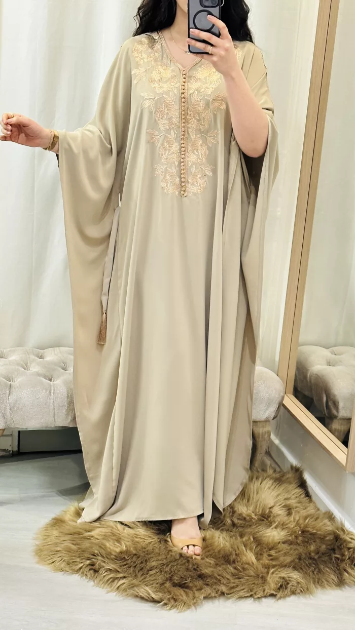 SAPHIR CAFTAN,jabador femme, GANDOURA FEMME, veste femme, jabador femme, tunique diamantine, DIAMANTINE, DJELLABA femme , COMBINAISON FEMME, Gandoura femme,gandoura diamantine, diamantine, diamantine lyon, boutique diamantine lyon, TENUE femme BELDI, kmiss,kaftan, caftan, djellaba, beldi, ramadan, TUNIQUE FEMME, CAP FEMM