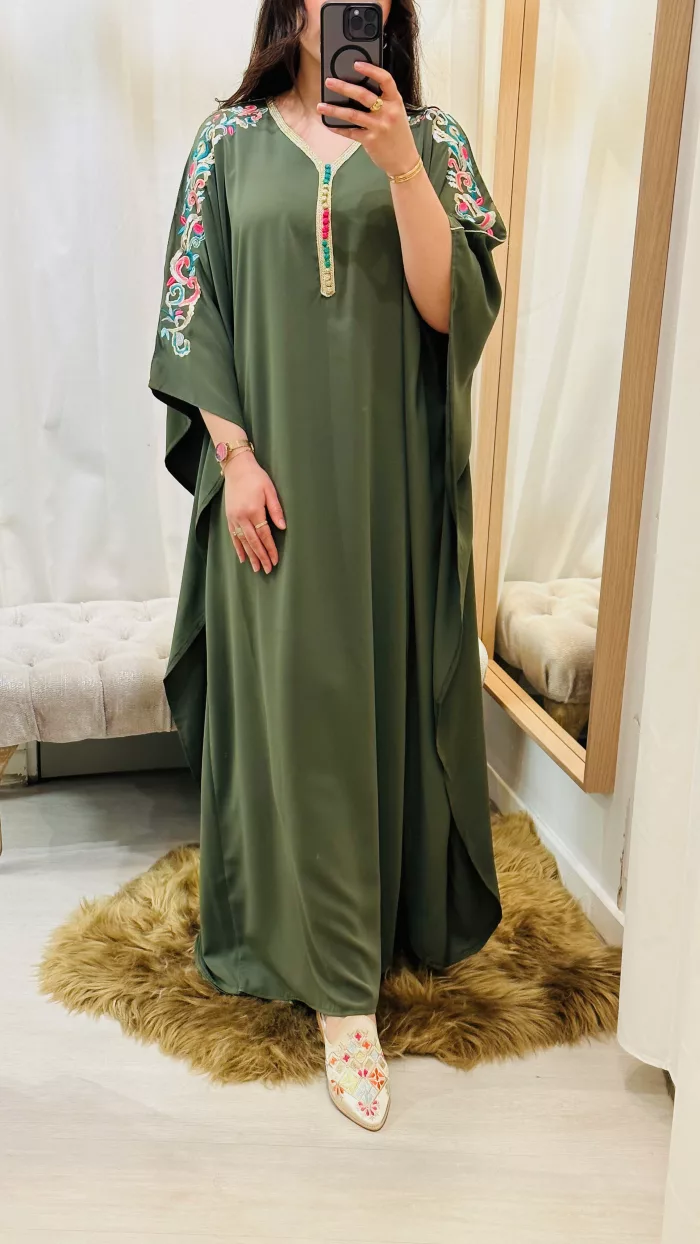 SAPHIR CAFTAN,jabador KAFTAN, CAFTAN, TAKCHITA, TEKCHITA, femme, veste femme, jabador femme, tunique diamantine, DIAMANTINE, DJELLABA femme , COMBINAISON FEMME, Gandoura femme,gandoura diamantine, diamantine, diamantine lyon, boutique diamantine lyon, TENUE femme BELDI, kmiss,kaftan, caftan, djellaba, beldi, ramadan, TUNIQUE FEMME, CAP FEMME, SAPHIR CAFTANE LYON