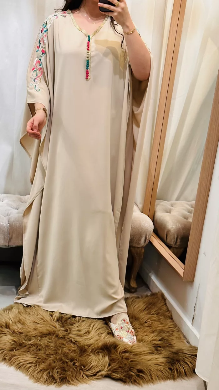 SAPHIR CAFTAN,jabador KAFTAN, CAFTAN, TAKCHITA, TEKCHITA, femme, veste femme, jabador femme, tunique diamantine, DIAMANTINE, DJELLABA femme , COMBINAISON FEMME, Gandoura femme,gandoura diamantine, diamantine, diamantine lyon, boutique diamantine lyon, TENUE femme BELDI, kmiss,kaftan, caftan, djellaba, beldi, ramadan, TUNIQUE FEMME, CAP FEMME, SAPHIR CAFTANE LYON