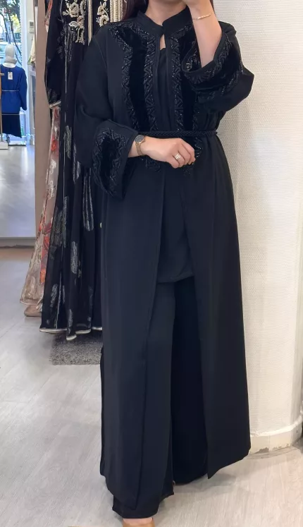 SAPHIR CAFTAN,jabador femme, veste femme, jabador femme, tunique diamantine, DIAMANTINE, DJELLABA femme , COMBINAISON FEMME, Gandoura femme,gandoura diamantine, diamantine, diamantine lyon, boutique diamantine lyon, TENUE femme BELDI, kmiss,kaftan, caftan, djellaba, beldi, ramadan, TUNIQUE FEMME, CAP FEMM