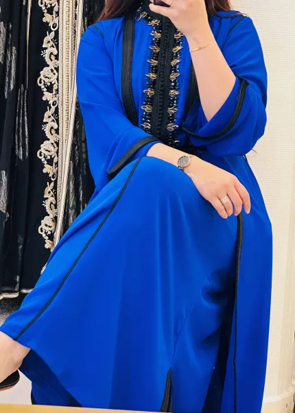 SAPHIR CAFTAN,jabador femme, veste femme, jabador femme, tunique diamantine, DIAMANTINE, DJELLABA femme , COMBINAISON FEMME, Gandoura femme,gandoura diamantine, diamantine, diamantine lyon, boutique diamantine lyon, TENUE femme BELDI, kmiss,kaftan, caftan, djellaba, beldi, ramadan, TUNIQUE FEMME, CAP FEMME