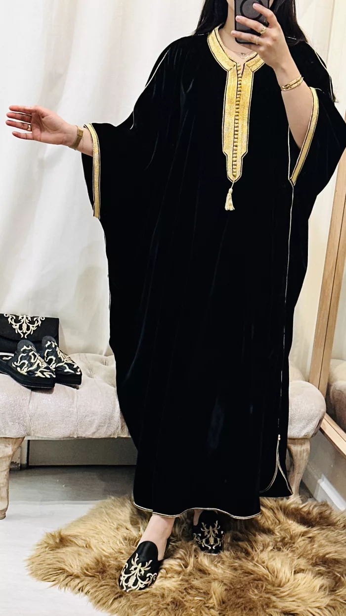 gandoura bouchra SAPHIR CAFTAN,jabador KAFTAN, CAFTAN, TAKCHITA, TEKCHITA, femme, veste femme, jabador femme, tunique diamantine, DIAMANTINE, DJELLABA femme , COMBINAISON FEMME, Gandoura femme,gandoura diamantine, diamantine, diamantine lyon, boutique diamantine lyon, TENUE femme BELDI, kmiss,kaftan, caftan, djellaba, beldi, ramadan, TUNIQUE FEMME, CAP FEMME, SAPHIR CAFTANE LYON