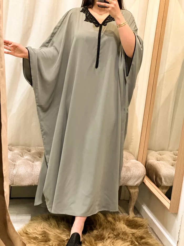 gandoura RANA SAPHIR CAFTAN,jabador KAFTAN, CAFTAN, TAKCHITA, TEKCHITA, femme, veste femme, jabador femme, tunique diamantine, DIAMANTINE, DJELLABA femme , COMBINAISON FEMME, Gandoura femme,gandoura diamantine, diamantine, diamantine lyon, boutique diamantine lyon, TENUE femme BELDI, kmiss,kaftan, caftan, djellaba, beldi, ramadan, TUNIQUE FEMME, CAP FEMME, SAPHIR CAFTANE LYON