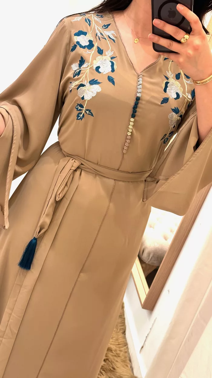 CAFTAN SOLENE SAPHIR CAFTAN, DIAMANTINE, DJELLABA FEMME , GANDOURA FEMME, KAFTAN FEMME, TRADITIONNEL, BELDI, BELDI FEMME, DIAMANTINE FRANCE, ZARA, ROBE LONGUE TRADITIONNELLE, ROBE LONGUE, MARIAGE, ROBE MARIAGE, ROBE MARIÉE, ROBE LONGUE TRADITIONNELLE,