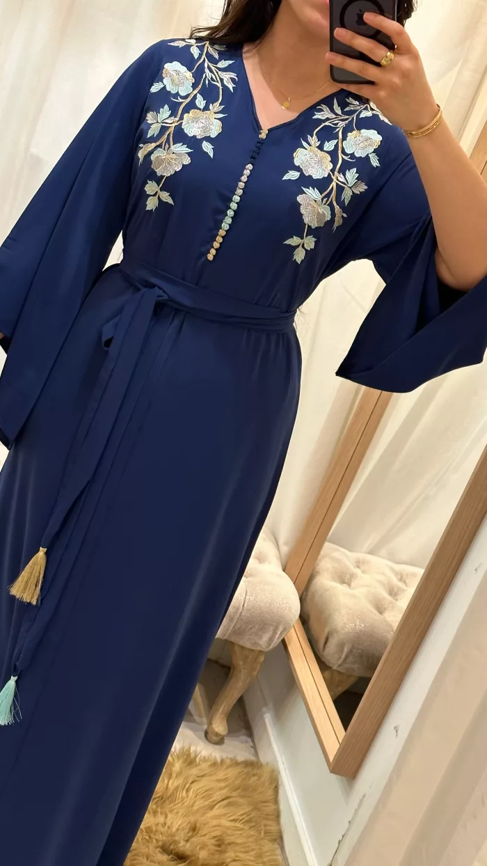 CAFTAN SOLENE SAPHIR CAFTAN, DIAMANTINE, DJELLABA FEMME , GANDOURA FEMME, KAFTAN FEMME, TRADITIONNEL, BELDI, BELDI FEMME, DIAMANTINE FRANCE, ZARA, ROBE LONGUE TRADITIONNELLE, ROBE LONGUE, MARIAGE, ROBE MARIAGE, ROBE MARIÉE, ROBE LONGUE TRADITIONNELLE,