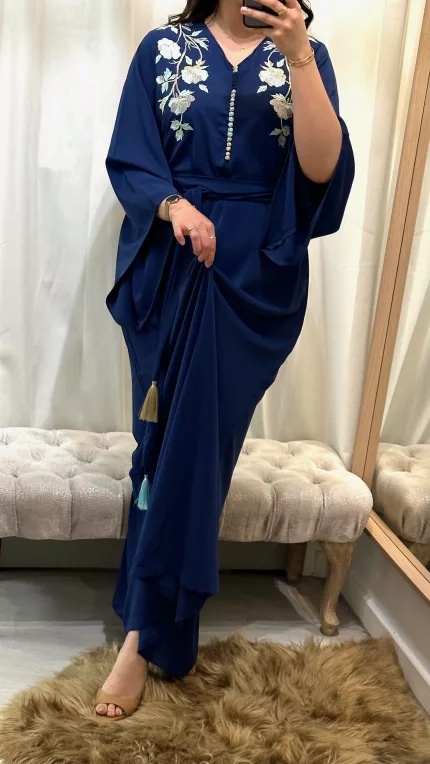 CAFTAN SOLENE SAPHIR CAFTAN, DIAMANTINE, DJELLABA FEMME , GANDOURA FEMME, KAFTAN FEMME, TRADITIONNEL, BELDI, BELDI FEMME, DIAMANTINE FRANCE, ZARA, ROBE LONGUE TRADITIONNELLE, ROBE LONGUE, MARIAGE, ROBE MARIAGE, ROBE MARIÉE, ROBE LONGUE TRADITIONNELLE,