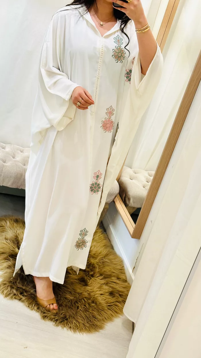 SAPHIR CAFTAN,jabador KAFTAN, CAFTAN, TAKCHITA, TEKCHITA, femme, veste femme, jabador femme, tunique diamantine, DIAMANTINE, DJELLABA femme , COMBINAISON FEMME, Gandoura femme,gandoura diamantine, diamantine, diamantine lyon, boutique diamantine lyon, TENUE femme BELDI, kmiss,kaftan, caftan, djellaba, beldi, ramadan, TUNIQUE FEMME, CAP FEMME, SAPHIR CAFTANE LYON