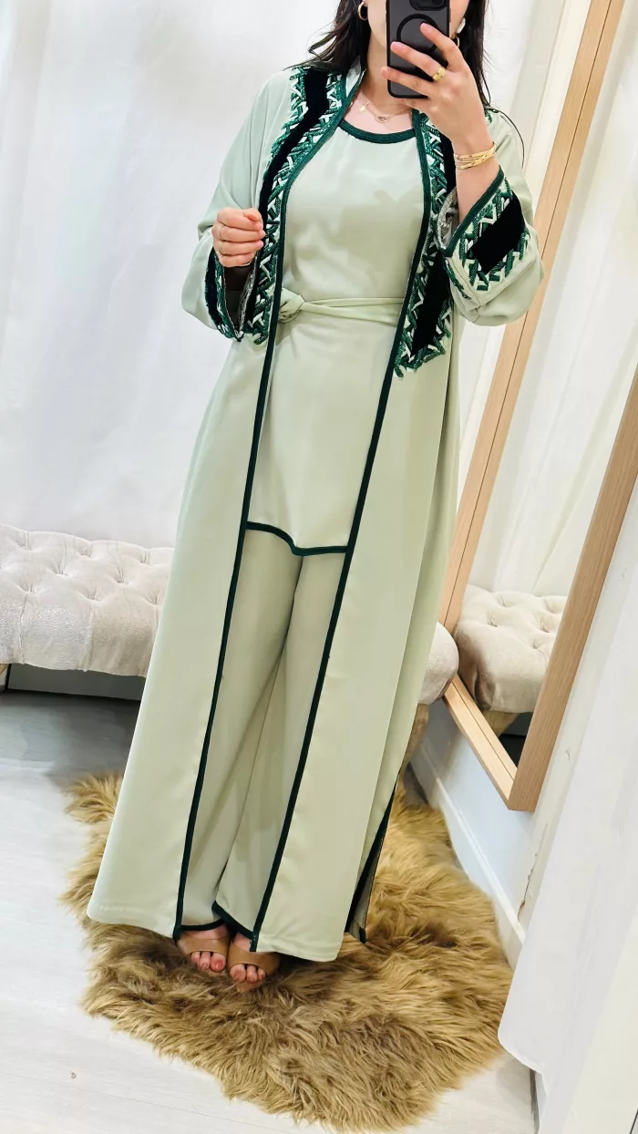 SAPHIR CAFTAN,jabador KAFTAN, CAFTAN, TAKCHITA, TEKCHITA, femme, veste femme, jabador femme, tunique diamantine, DIAMANTINE, DJELLABA femme , COMBINAISON FEMME, Gandoura femme,gandoura diamantine, diamantine, diamantine lyon, boutique diamantine lyon, TENUE femme BELDI, kmiss,kaftan, caftan, djellaba, beldi, ramadan, TUNIQUE FEMME, CAP FEMME, SAPHIR CAFTANE LYON