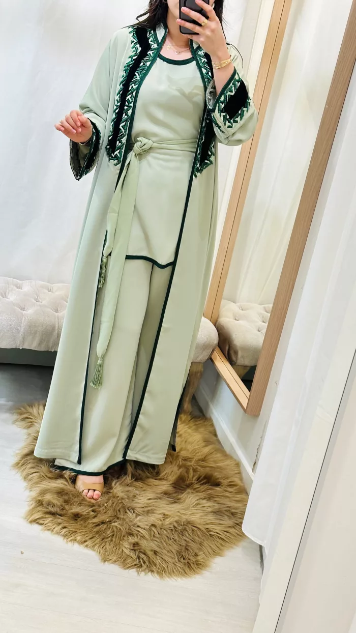 SAPHIR CAFTAN,jabador KAFTAN, CAFTAN, TAKCHITA, TEKCHITA, femme, veste femme, jabador femme, tunique diamantine, DIAMANTINE, DJELLABA femme , COMBINAISON FEMME, Gandoura femme,gandoura diamantine, diamantine, diamantine lyon, boutique diamantine lyon, TENUE femme BELDI, kmiss,kaftan, caftan, djellaba, beldi, ramadan, TUNIQUE FEMME, CAP FEMME, SAPHIR CAFTANE LYON