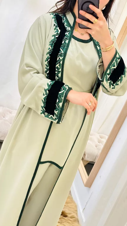 SAPHIR CAFTAN,jabador KAFTAN, CAFTAN, TAKCHITA, TEKCHITA, femme, veste femme, jabador femme, tunique diamantine, DIAMANTINE, DJELLABA femme , COMBINAISON FEMME, Gandoura femme,gandoura diamantine, diamantine, diamantine lyon, boutique diamantine lyon, TENUE femme BELDI, kmiss,kaftan, caftan, djellaba, beldi, ramadan, TUNIQUE FEMME, CAP FEMME, SAPHIR CAFTANE LYON