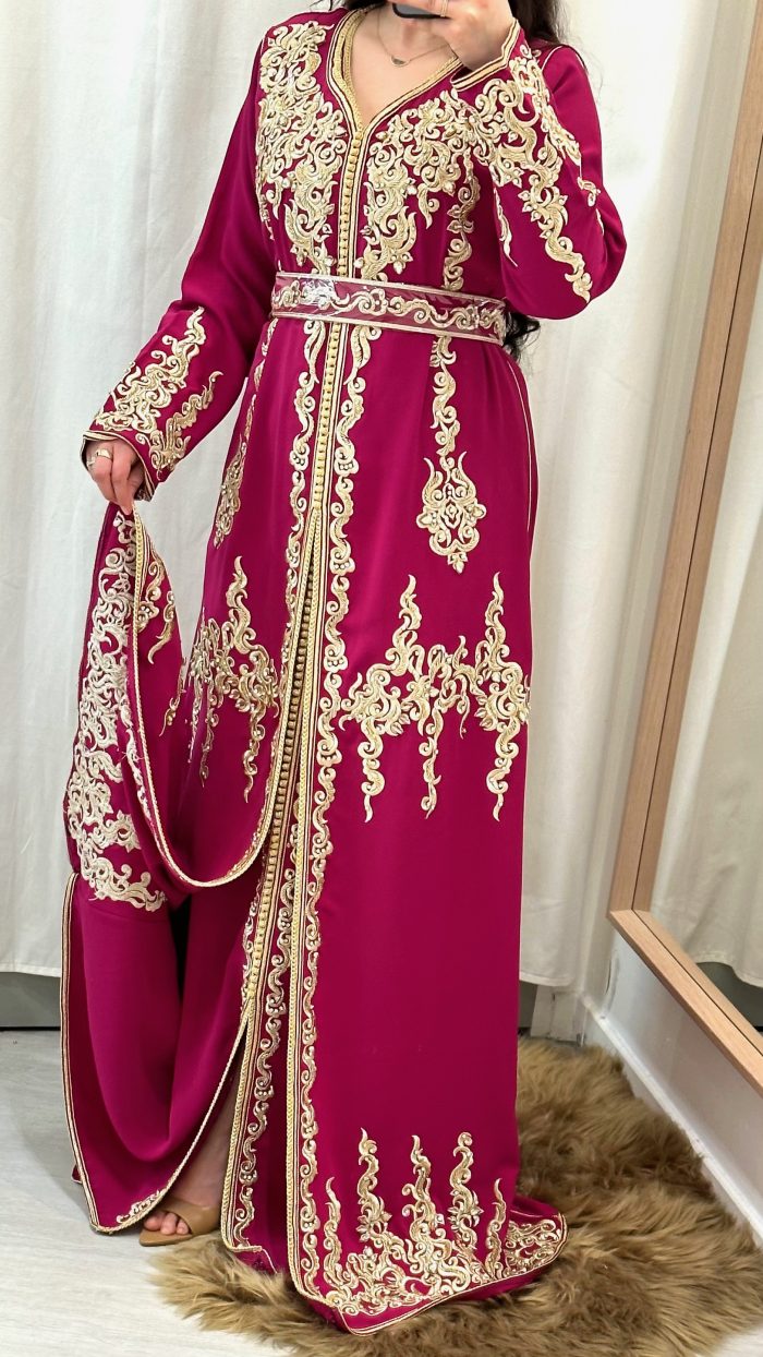 SAPHIR CAFTAN,TAKCHITA MAROCAINE, CAFTAN, KAFTAN jabador KAFTAN, CAFTAN, TAKCHITA, TEKCHITA, femme, veste femme, jabador femme, tunique diamantine, DIAMANTINE, DJELLABA femme , COMBINAISON FEMME, Gandoura femme,gandoura diamantine, diamantine, diamantine lyon, boutique diamantine lyon, TENUE femme BELDI, kmiss,kaftan, caftan, djellaba, beldi, ramadan, TUNIQUE FEMME, CAP FEMME, SAPHIR CAFTANE LYON