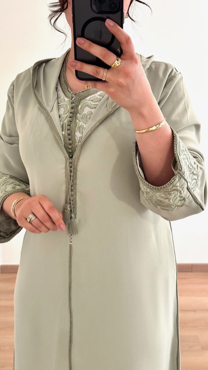 SAPHIR CAFTAN,DJELLABA KMISS DEUX Pièces jabador KAFTAN, CAFTAN, TAKCHITA, TEKCHITA, femme, veste femme, jabador femme, tunique diamantine, DIAMANTINE, DJELLABA femme , COMBINAISON FEMME, Gandoura femme,gandoura diamantine, diamantine, diamantine lyon, boutique diamantine lyon, TENUE femme BELDI, kmiss,kaftan, caftan, djellaba, beldi, ramadan, TUNIQUE FEMME, CAP FEMME, SAPHIR CAFTANE LYON