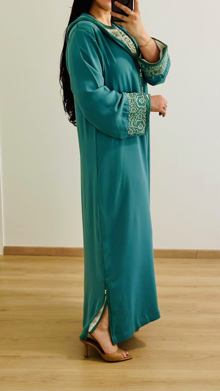 SAPHIR CAFTAN,DJELLABA KMISS DEUX Pièces jabador KAFTAN, CAFTAN, TAKCHITA, TEKCHITA, femme, veste femme, jabador femme, tunique diamantine, DIAMANTINE, DJELLABA femme , COMBINAISON FEMME, Gandoura femme,gandoura diamantine, diamantine, diamantine lyon, boutique diamantine lyon, TENUE femme BELDI, kmiss,kaftan, caftan, djellaba, beldi, ramadan, TUNIQUE FEMME, CAP FEMME, SAPHIR CAFTANE LYON