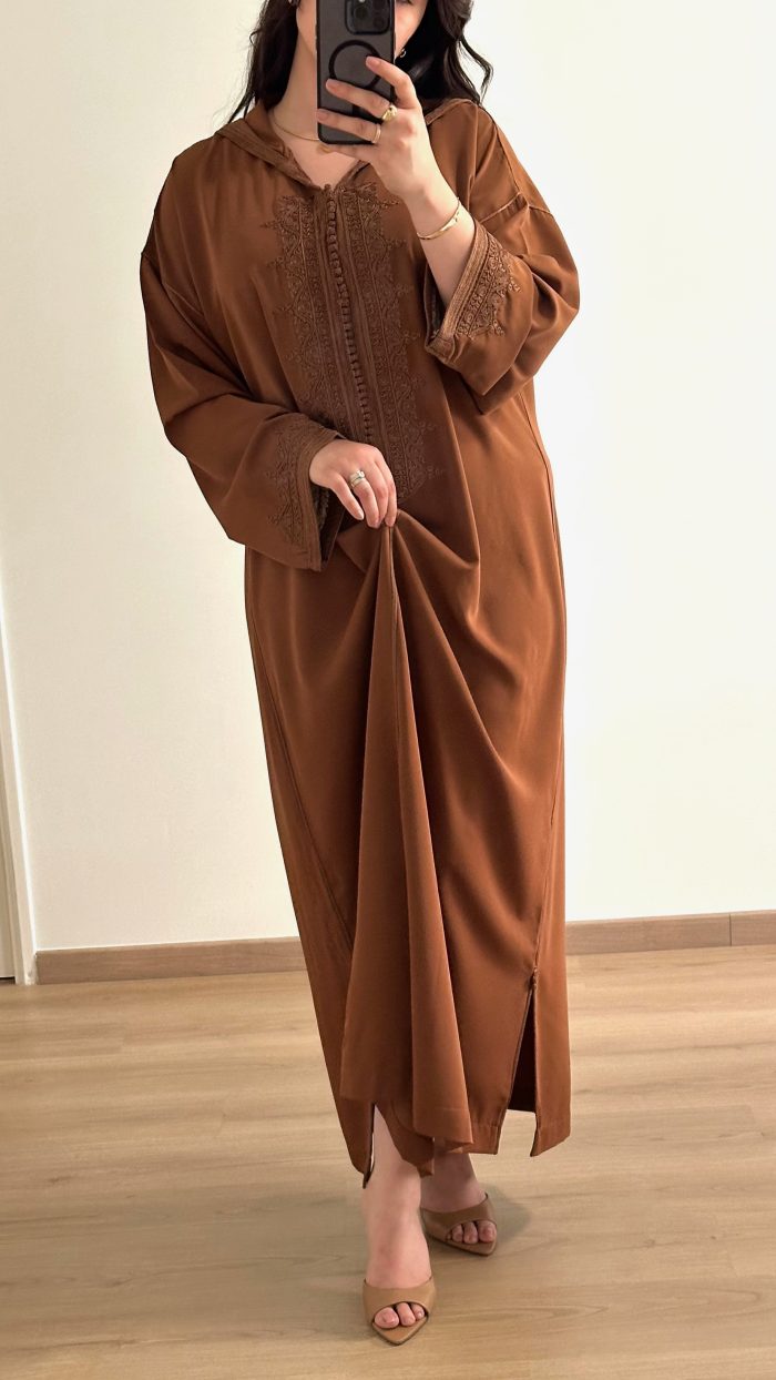 SAPHIR CAFTAN,DJELLABA KMISS DEUX Pièces jabador KAFTAN, CAFTAN, TAKCHITA, TEKCHITA, femme, veste femme, jabador femme, tunique diamantine, DIAMANTINE, DJELLABA femme , COMBINAISON FEMME, Gandoura femme,gandoura diamantine, diamantine, diamantine lyon, boutique diamantine lyon, TENUE femme BELDI, kmiss,kaftan, caftan, djellaba, beldi, ramadan, TUNIQUE FEMME, CAP FEMME, SAPHIR CAFTANE LYON