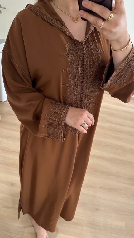 SAPHIR CAFTAN,DJELLABA KMISS DEUX Pièces jabador KAFTAN, CAFTAN, TAKCHITA, TEKCHITA, femme, veste femme, jabador femme, tunique diamantine, DIAMANTINE, DJELLABA femme , COMBINAISON FEMME, Gandoura femme,gandoura diamantine, diamantine, diamantine lyon, boutique diamantine lyon, TENUE femme BELDI, kmiss,kaftan, caftan, djellaba, beldi, ramadan, TUNIQUE FEMME, CAP FEMME, SAPHIR CAFTANE LYON