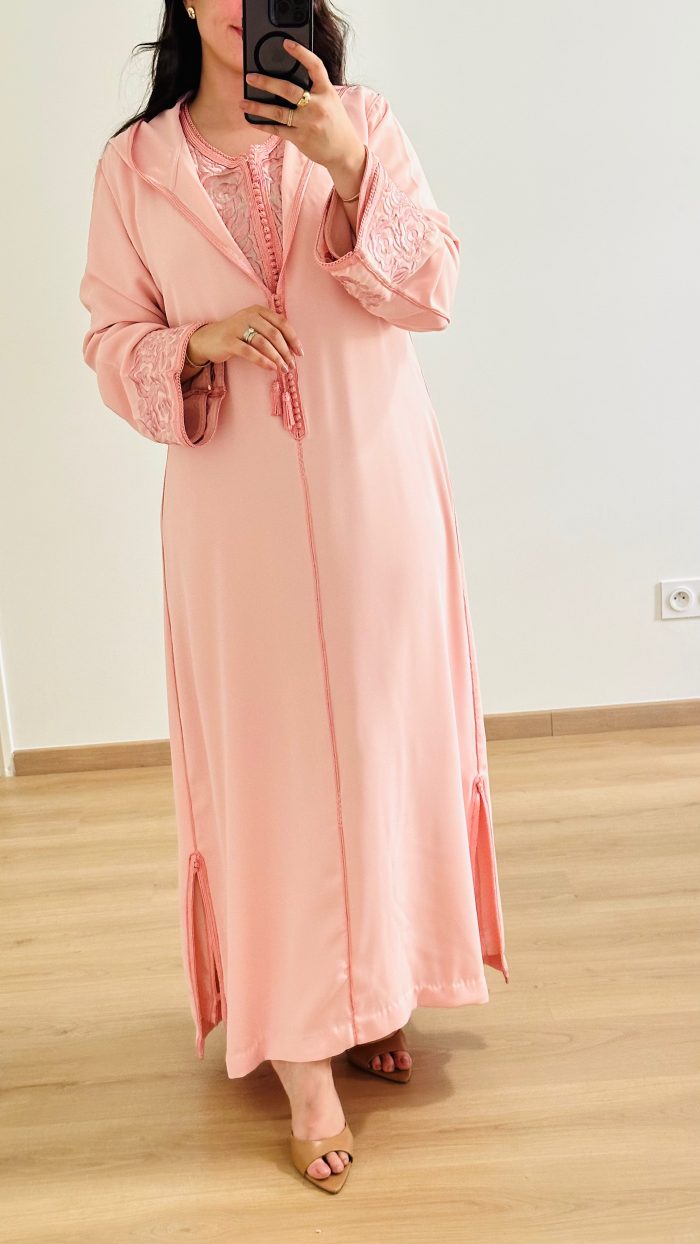 SAPHIR CAFTAN,DJELLABA KMISS DEUX Pièces jabador KAFTAN, CAFTAN, TAKCHITA, TEKCHITA, femme, veste femme, jabador femme, tunique diamantine, DIAMANTINE, DJELLABA femme , COMBINAISON FEMME, Gandoura femme,gandoura diamantine, diamantine, diamantine lyon, boutique diamantine lyon, TENUE femme BELDI, kmiss,kaftan, caftan, djellaba, beldi, ramadan, TUNIQUE FEMME, CAP FEMME, SAPHIR CAFTANE LYON