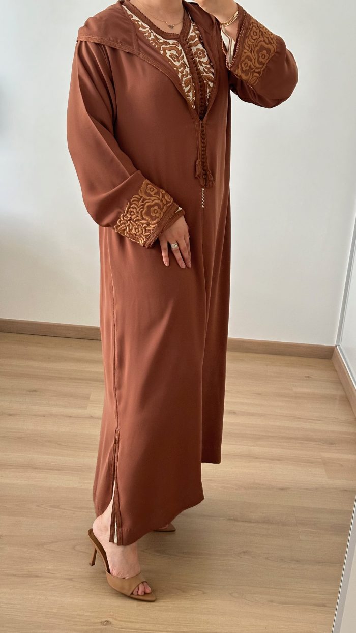 SAPHIR CAFTAN,DJELLABA KMISS DEUX Pièces jabador KAFTAN, CAFTAN, TAKCHITA, TEKCHITA, femme, veste femme, jabador femme, tunique diamantine, DIAMANTINE, DJELLABA femme , COMBINAISON FEMME, Gandoura femme,gandoura diamantine, diamantine, diamantine lyon, boutique diamantine lyon, TENUE femme BELDI, kmiss,kaftan, caftan, djellaba, beldi, ramadan, TUNIQUE FEMME, CAP FEMME, SAPHIR CAFTANE LYON