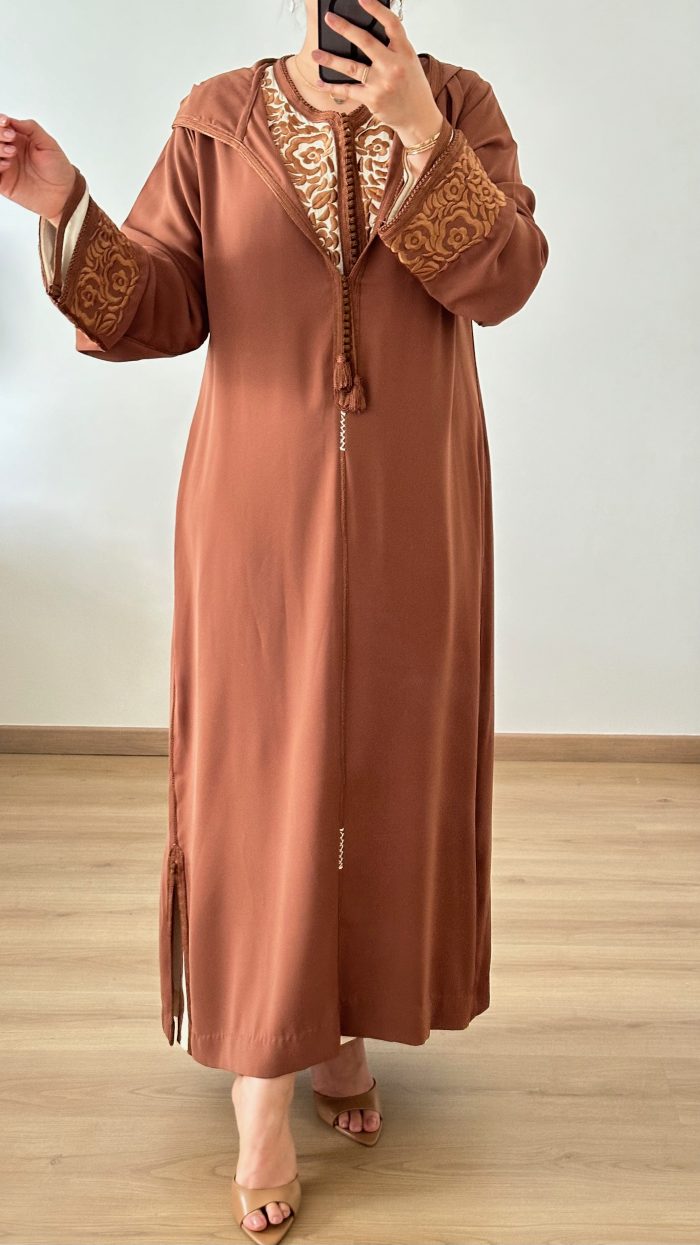 SAPHIR CAFTAN,DJELLABA KMISS DEUX Pièces jabador KAFTAN, CAFTAN, TAKCHITA, TEKCHITA, femme, veste femme, jabador femme, tunique diamantine, DIAMANTINE, DJELLABA femme , COMBINAISON FEMME, Gandoura femme,gandoura diamantine, diamantine, diamantine lyon, boutique diamantine lyon, TENUE femme BELDI, kmiss,kaftan, caftan, djellaba, beldi, ramadan, TUNIQUE FEMME, CAP FEMME, SAPHIR CAFTANE LYON