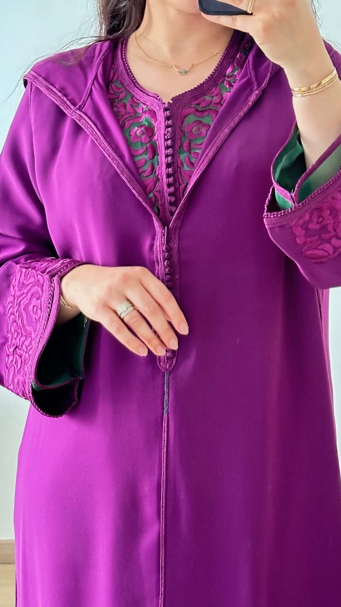 SAPHIR CAFTAN,DJELLABA KMISS DEUX Pièces jabador KAFTAN, CAFTAN, TAKCHITA, TEKCHITA, femme, veste femme, jabador femme, tunique diamantine, DIAMANTINE, DJELLABA femme , COMBINAISON FEMME, Gandoura femme,gandoura diamantine, diamantine, diamantine lyon, boutique diamantine lyon, TENUE femme BELDI, kmiss,kaftan, caftan, djellaba, beldi, ramadan, TUNIQUE FEMME, CAP FEMME, SAPHIR CAFTANE LYON