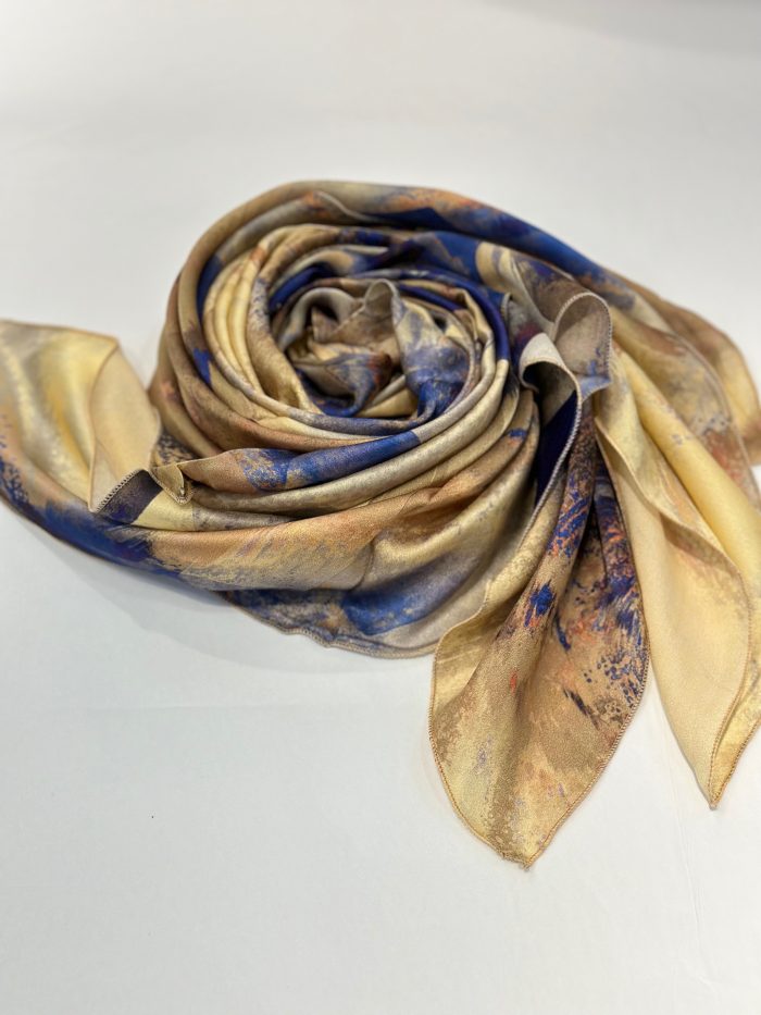 FOULARD 100% SOIE, saphir caftan, châle, châle fibre de soie, digispun,diamantine, hijab, diamantine france, châle uni, châle crêpe uni, châle soie uni, châle soie imprimé, châle crêpe imprimé, hijab, hijabi