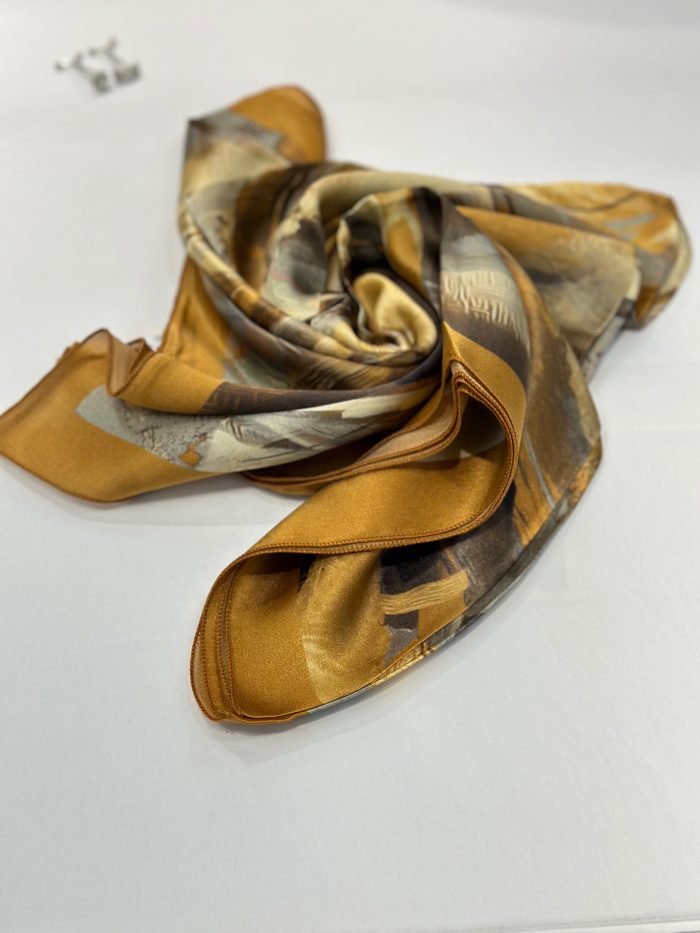 FOULARD 100% SOIE, saphir caftan, châle, châle fibre de soie, digispun,diamantine, hijab, diamantine france, châle uni, châle crêpe uni, châle soie uni, châle soie imprimé, châle crêpe imprimé, hijab, hijabi