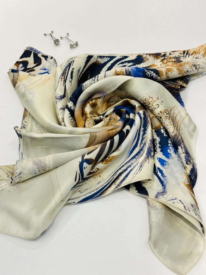 FOULARD 100% SOIE, saphir caftan, châle, châle fibre de soie, digispun,diamantine, hijab, diamantine france, châle uni, châle crêpe uni, châle soie uni, châle soie imprimé, châle crêpe imprimé, hijab, hijabi