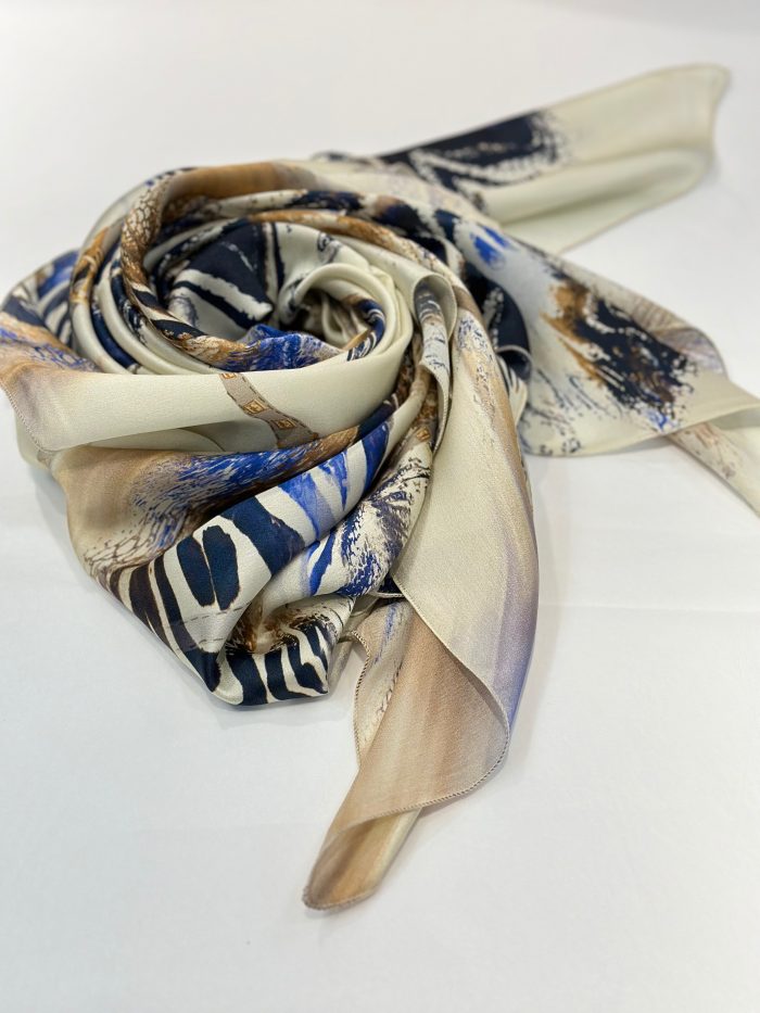 FOULARD 100% SOIE, saphir caftan, châle, châle fibre de soie, digispun,diamantine, hijab, diamantine france, châle uni, châle crêpe uni, châle soie uni, châle soie imprimé, châle crêpe imprimé, hijab, hijabi