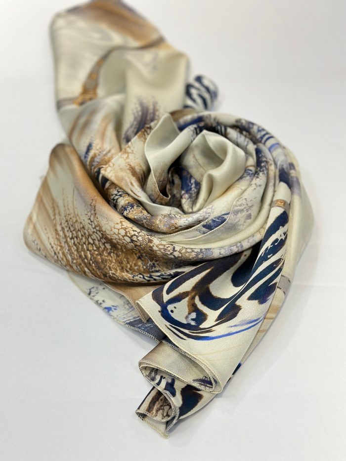 FOULARD 100% SOIE, saphir caftan, châle, châle fibre de soie, digispun,diamantine, hijab, diamantine france, châle uni, châle crêpe uni, châle soie uni, châle soie imprimé, châle crêpe imprimé, hijab, hijabi