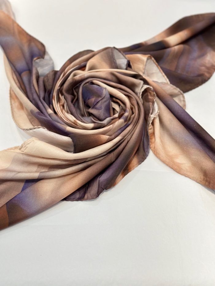 FOULARD 100% plume de SOIE, saphir caftan, châle, châle fibre de soie, digispun,diamantine, hijab, diamantine france, châle uni, châle crêpe uni, châle soie uni, châle soie imprimé, châle crêpe imprimé, hijab, hijabi