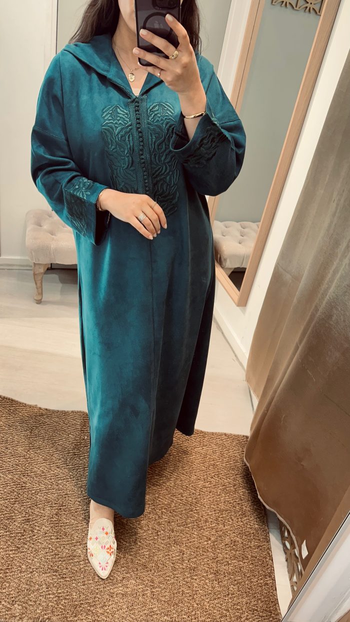 SAPHIR CAFTAN,DJELLABA KMISS DEUX Pièces jabador KAFTAN, CAFTAN, TAKCHITA, TEKCHITA, femme, veste femme, jabador femme, tunique diamantine, DIAMANTINE, DJELLABA femme , COMBINAISON FEMME, Gandoura femme,gandoura diamantine, diamantine, diamantine lyon, boutique diamantine lyon, TENUE femme BELDI, kmiss,kaftan, caftan, djellaba, beldi, ramadan, TUNIQUE FEMME, CAP FEMME, SAPHIR CAFTANE LYON