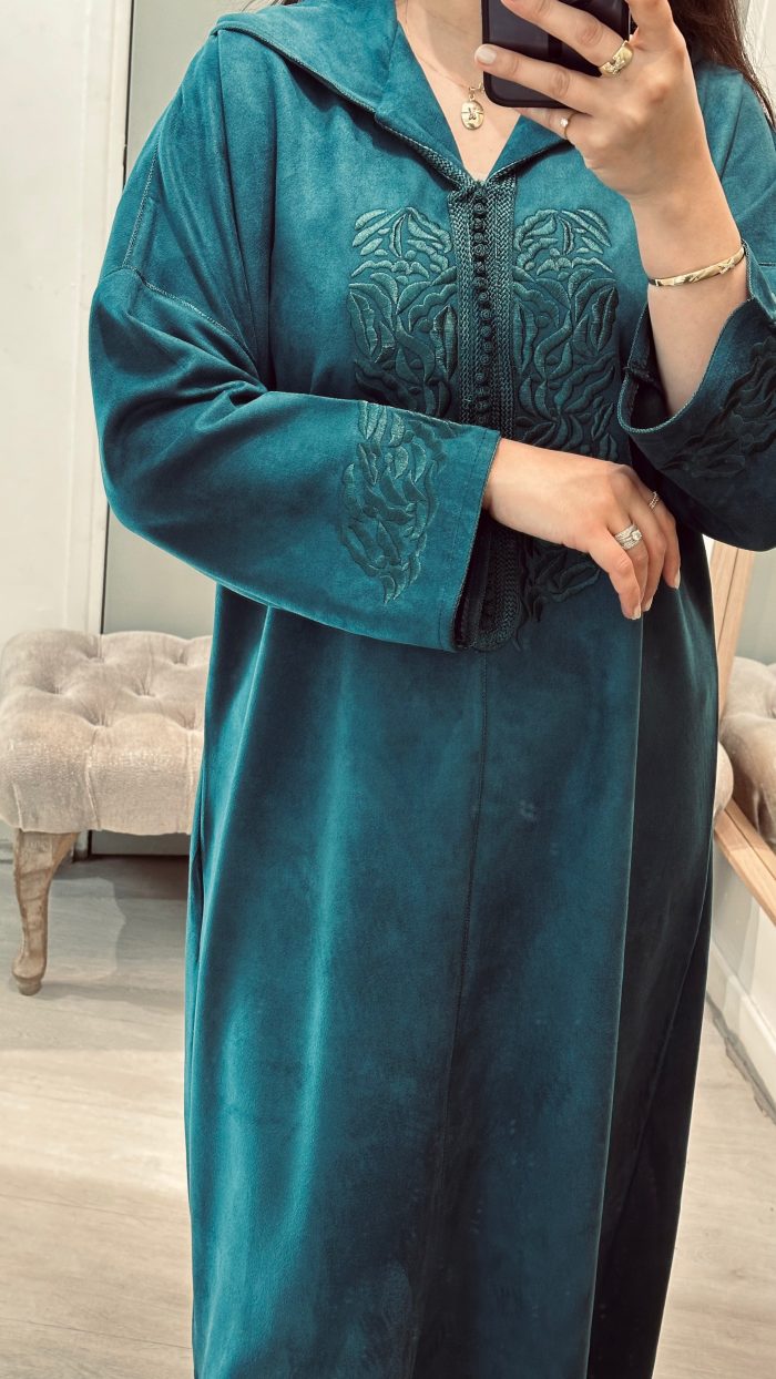 SAPHIR CAFTAN,DJELLABA KMISS DEUX Pièces jabador KAFTAN, CAFTAN, TAKCHITA, TEKCHITA, femme, veste femme, jabador femme, tunique diamantine, DIAMANTINE, DJELLABA femme , COMBINAISON FEMME, Gandoura femme,gandoura diamantine, diamantine, diamantine lyon, boutique diamantine lyon, TENUE femme BELDI, kmiss,kaftan, caftan, djellaba, beldi, ramadan, TUNIQUE FEMME, CAP FEMME, SAPHIR CAFTANE LYON