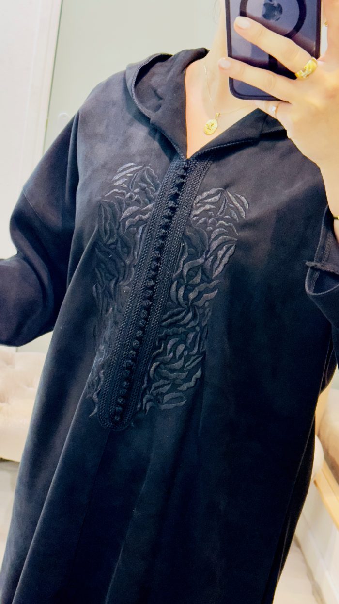 SAPHIR CAFTAN,DJELLABA KMISS DEUX Pièces jabador KAFTAN, CAFTAN, TAKCHITA, TEKCHITA, femme, veste femme, jabador femme, tunique diamantine, DIAMANTINE, DJELLABA femme , COMBINAISON FEMME, Gandoura femme,gandoura diamantine, diamantine, diamantine lyon, boutique diamantine lyon, TENUE femme BELDI, kmiss,kaftan, caftan, djellaba, beldi, ramadan, TUNIQUE FEMME, CAP FEMME, SAPHIR CAFTANE LYON