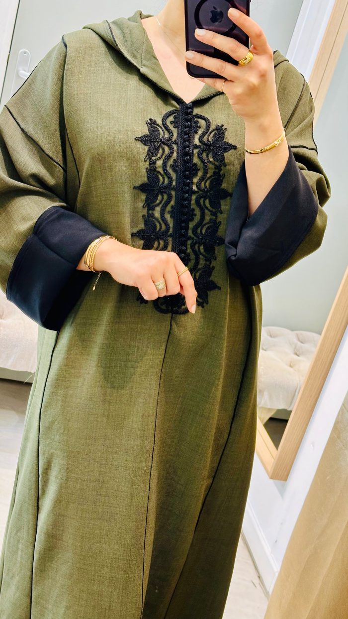 SAPHIR CAFTAN,DJELLABA KMISS DEUX Pièces jabador KAFTAN, CAFTAN, TAKCHITA, TEKCHITA, femme, veste femme, jabador femme, tunique diamantine, DIAMANTINE, DJELLABA femme , COMBINAISON FEMME, Gandoura femme,gandoura diamantine, diamantine, diamantine lyon, boutique diamantine lyon, TENUE femme BELDI, kmiss,kaftan, caftan, djellaba, beldi, ramadan, TUNIQUE FEMME, CAP FEMME, SAPHIR CAFTANE LYON