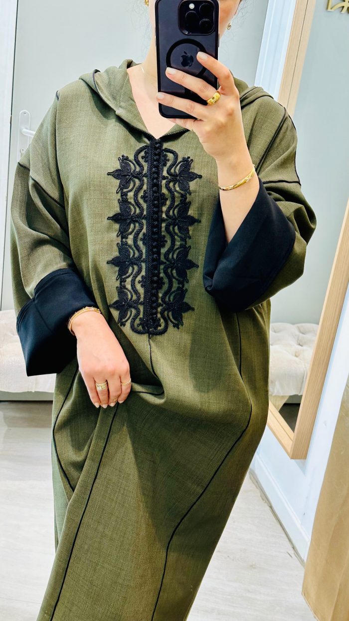 SAPHIR CAFTAN,DJELLABA KMISS DEUX Pièces jabador KAFTAN, CAFTAN, TAKCHITA, TEKCHITA, femme, veste femme, jabador femme, tunique diamantine, DIAMANTINE, DJELLABA femme , COMBINAISON FEMME, Gandoura femme,gandoura diamantine, diamantine, diamantine lyon, boutique diamantine lyon, TENUE femme BELDI, kmiss,kaftan, caftan, djellaba, beldi, ramadan, TUNIQUE FEMME, CAP FEMME, SAPHIR CAFTANE LYON