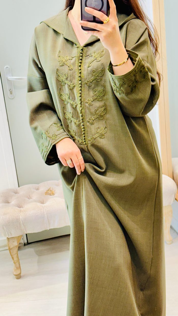 SAPHIR CAFTAN,DJELLABA KMISS DEUX Pièces jabador KAFTAN, CAFTAN, TAKCHITA, TEKCHITA, femme, veste femme, jabador femme, tunique diamantine, DIAMANTINE, DJELLABA femme , COMBINAISON FEMME, Gandoura femme,gandoura diamantine, diamantine, diamantine lyon, boutique diamantine lyon, TENUE femme BELDI, kmiss,kaftan, caftan, djellaba, beldi, ramadan, TUNIQUE FEMME, CAP FEMME, SAPHIR CAFTANE LYON