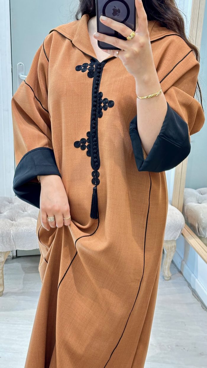 SAPHIR CAFTAN,DJELLABA KMISS DEUX Pièces jabador KAFTAN, CAFTAN, TAKCHITA, TEKCHITA, femme, veste femme, jabador femme, tunique diamantine, DIAMANTINE, DJELLABA femme , COMBINAISON FEMME, Gandoura femme,gandoura diamantine, diamantine, diamantine lyon, boutique diamantine lyon, TENUE femme BELDI, kmiss,kaftan, caftan, djellaba, beldi, ramadan, TUNIQUE FEMME, CAP FEMME, SAPHIR CAFTANE LYON