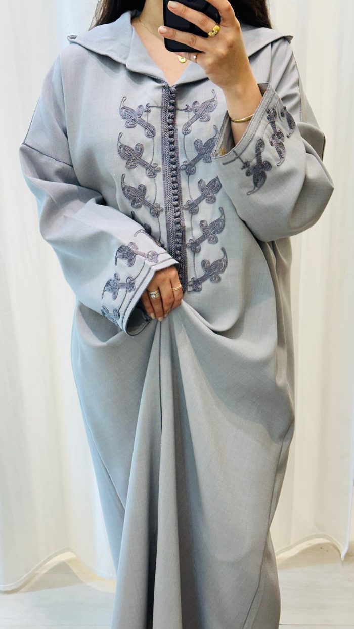 SAPHIR CAFTAN,DJELLABA KMISS DEUX Pièces jabador KAFTAN, CAFTAN, TAKCHITA, TEKCHITA, femme, veste femme, jabador femme, tunique diamantine, DIAMANTINE, DJELLABA femme , COMBINAISON FEMME, Gandoura femme,gandoura diamantine, diamantine, diamantine lyon, boutique diamantine lyon, TENUE femme BELDI, kmiss,kaftan, caftan, djellaba, beldi, ramadan, TUNIQUE FEMME, CAP FEMME, SAPHIR CAFTANE LYON