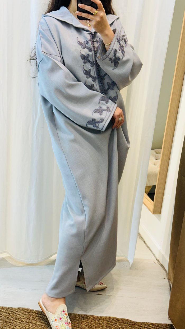 SAPHIR CAFTAN,DJELLABA KMISS DEUX Pièces jabador KAFTAN, CAFTAN, TAKCHITA, TEKCHITA, femme, veste femme, jabador femme, tunique diamantine, DIAMANTINE, DJELLABA femme , COMBINAISON FEMME, Gandoura femme,gandoura diamantine, diamantine, diamantine lyon, boutique diamantine lyon, TENUE femme BELDI, kmiss,kaftan, caftan, djellaba, beldi, ramadan, TUNIQUE FEMME, CAP FEMME, SAPHIR CAFTANE LYON