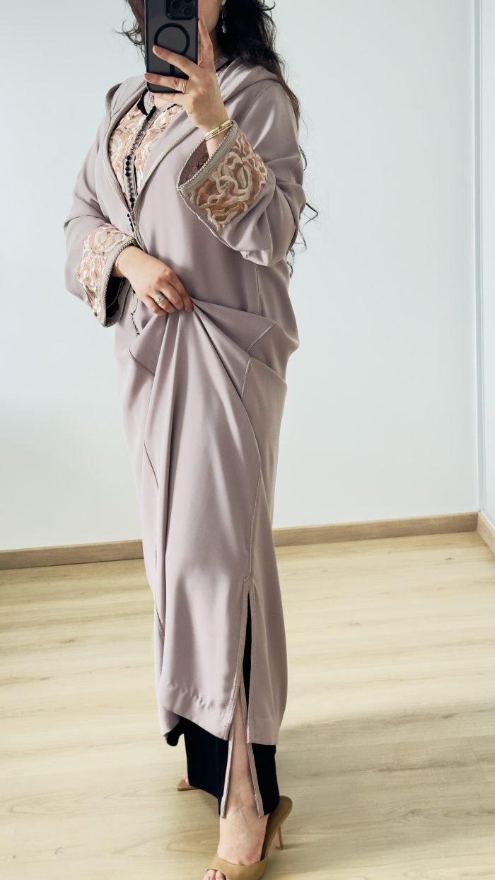 SAPHIR CAFTAN,DJELLABA KMISS DEUX Pièces jabador KAFTAN, CAFTAN, TAKCHITA, TEKCHITA, femme, veste femme, jabador femme, tunique diamantine, DIAMANTINE, DJELLABA femme , COMBINAISON FEMME, Gandoura femme,gandoura diamantine, diamantine, diamantine lyon, boutique diamantine lyon, TENUE femme BELDI, kmiss,kaftan, caftan, djellaba, beldi, ramadan, TUNIQUE FEMME, CAP FEMME, SAPHIR CAFTANE LYON